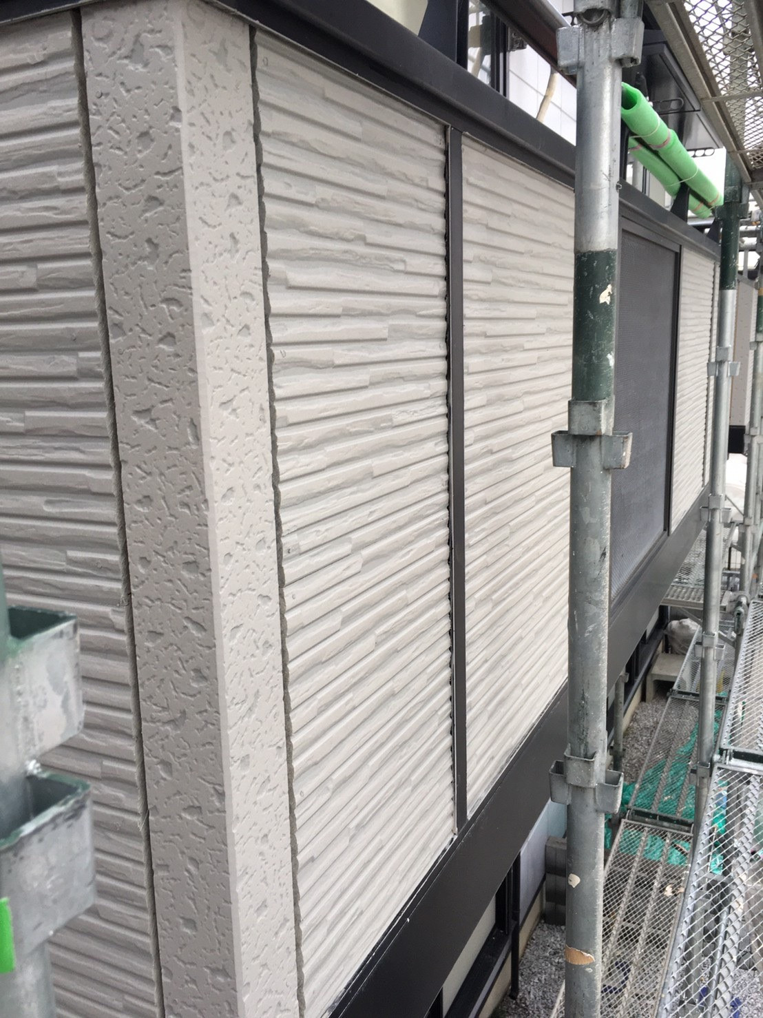 相模原市のＫ様邸集合住宅二棟目で外壁塗装・屋根塗装・付帯部大工工事のサイディング貼り換え工事です。