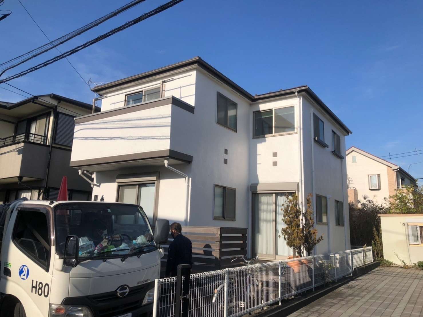 相模原市のH様邸で外壁塗装・屋根塗装工事本日は、完成致しました。弊社では相模原市を中心に町田市・八王子市のお客様を工事させていただいております。