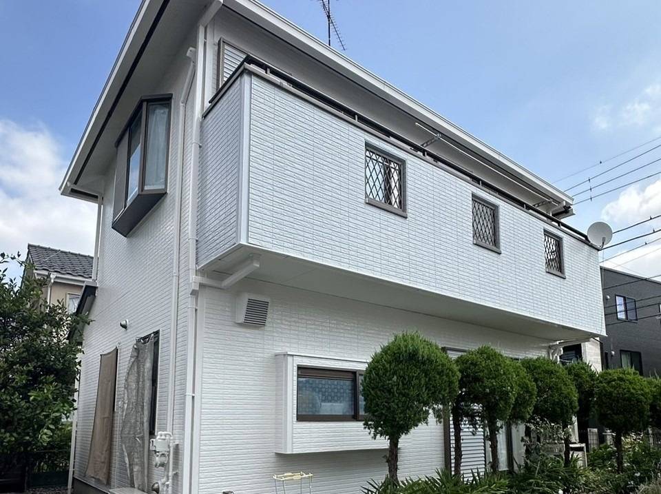 町田市のY様邸、外壁塗装・屋根塗装工事、本日の作業内容は足場の解体です。