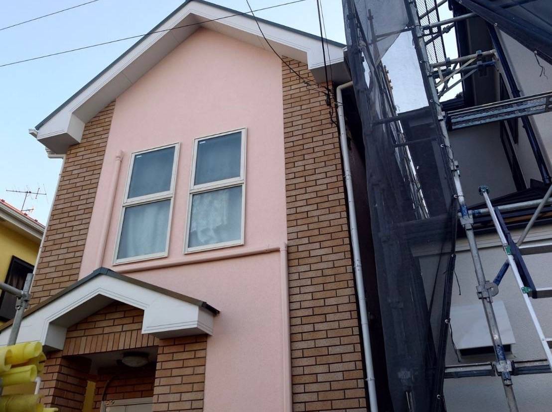 相模原市のO様邸、外壁塗装・屋根塗装工事、本日の作業内容は足場の解体です。