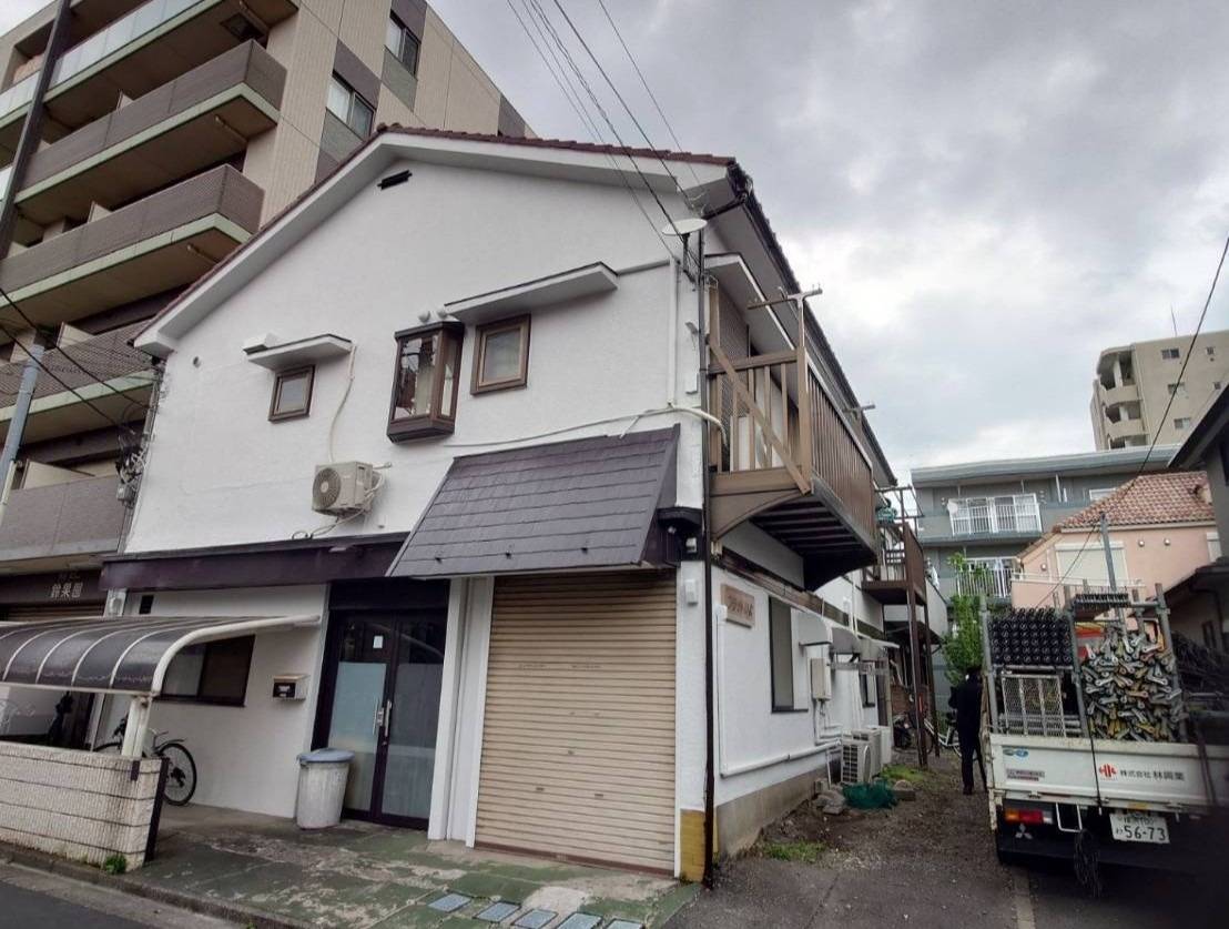 町田市のH様F・I集合住宅、外装リフレッシュ工事、本日の作業内容は足場の解体です。