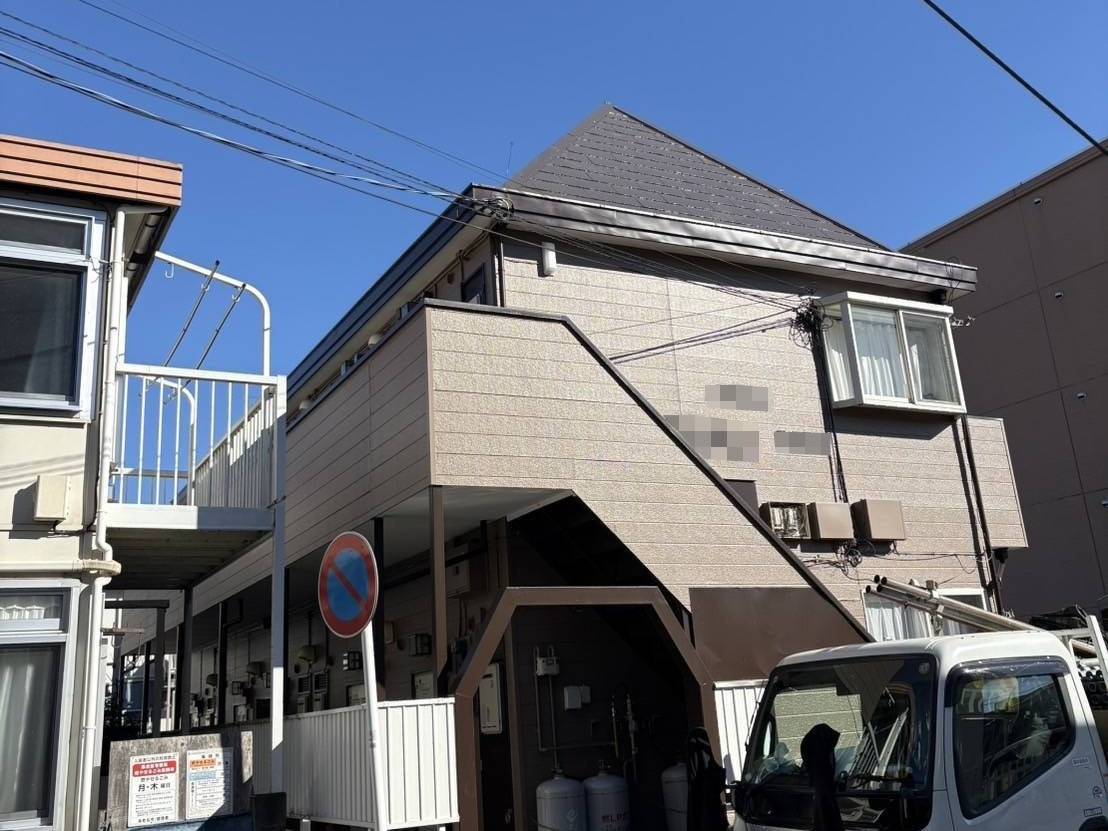 海老名市のY様O・R集合住宅、外装リフレッシュ工事、本日の作業内容は足場の解体です。